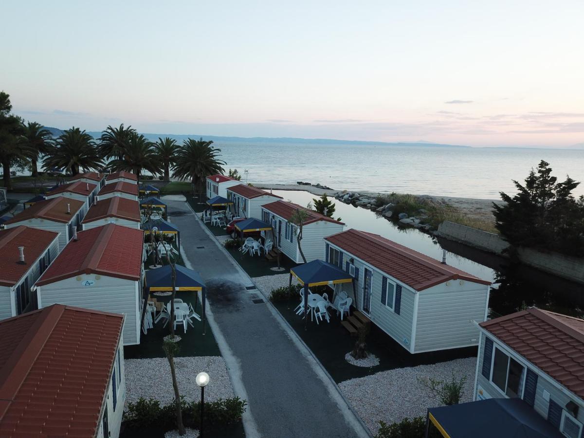 Happy Camp Mobile Homes In Castello Camping & Summer Resort Neos Marmaras Ngoại thất bức ảnh